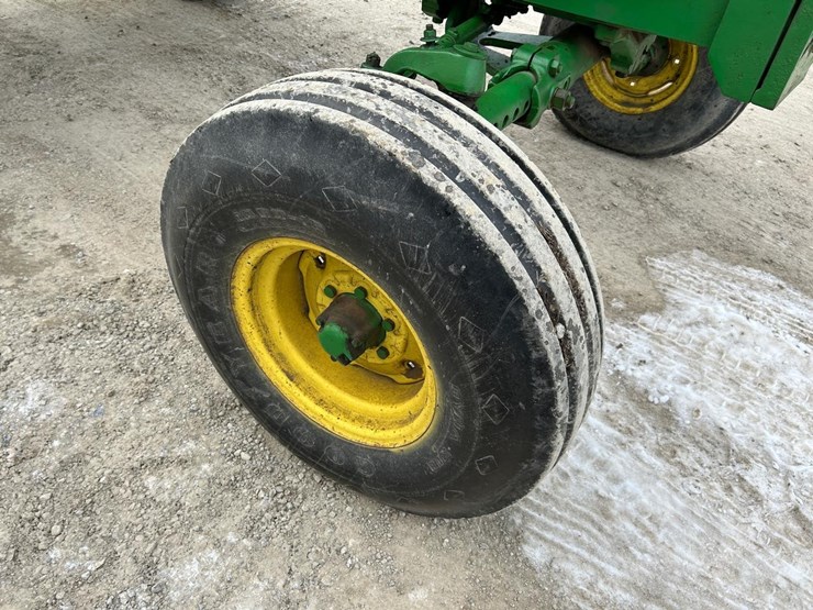 john-deere-4320-image-12