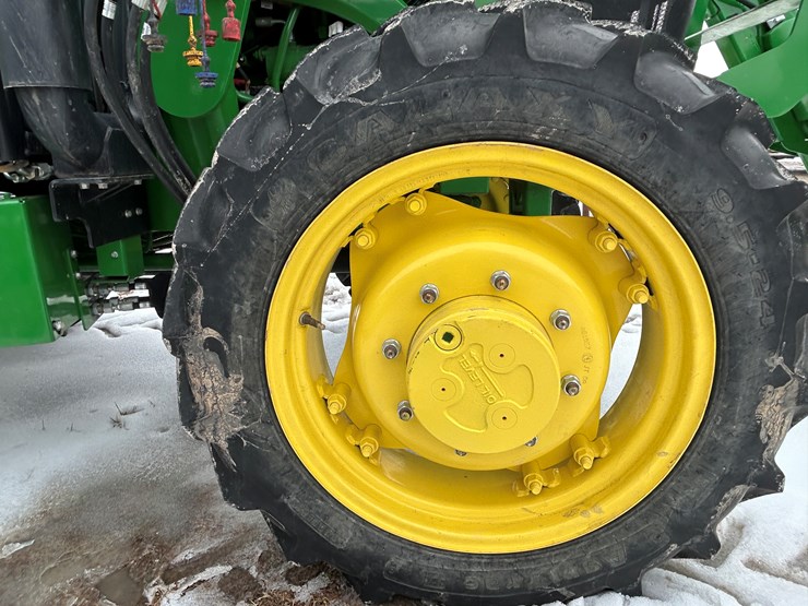 2019-john-deere-5075e-image-17
