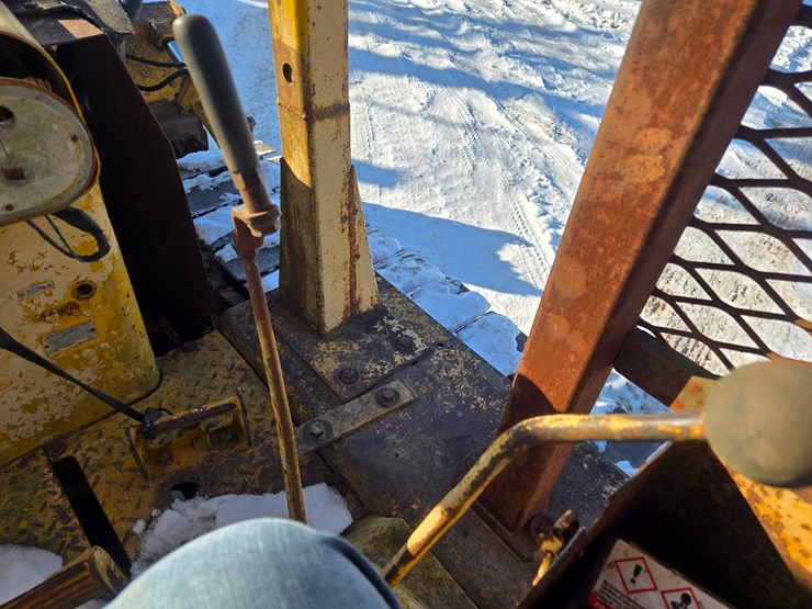 caterpillar-d6b-image-37