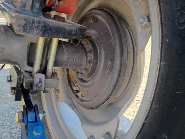 1983-massey-ferguson-240-image-65