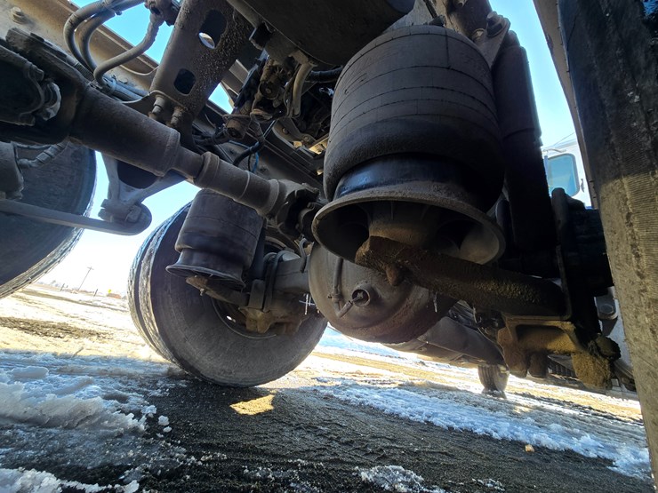 2012-freightliner-coronado-132-image-97