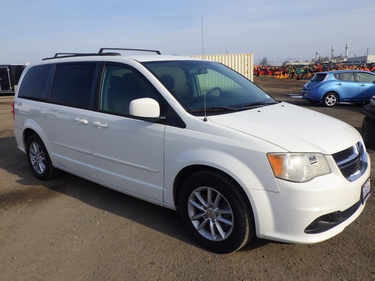 2013-dodge-grand-caravan-image-2