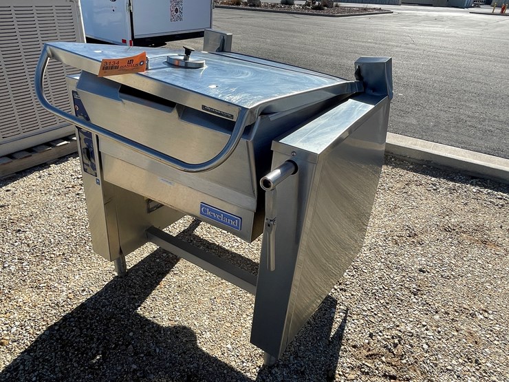 #3134-•-tilt-kettle-image-36