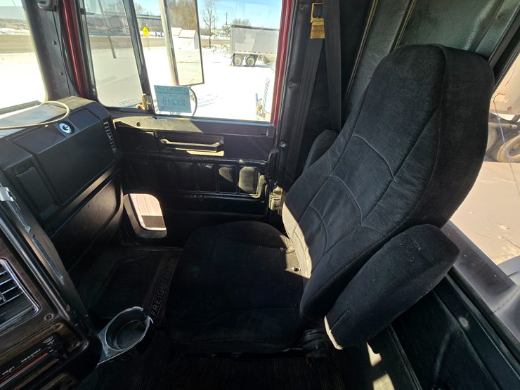 1995-freightliner-fld120-image-72