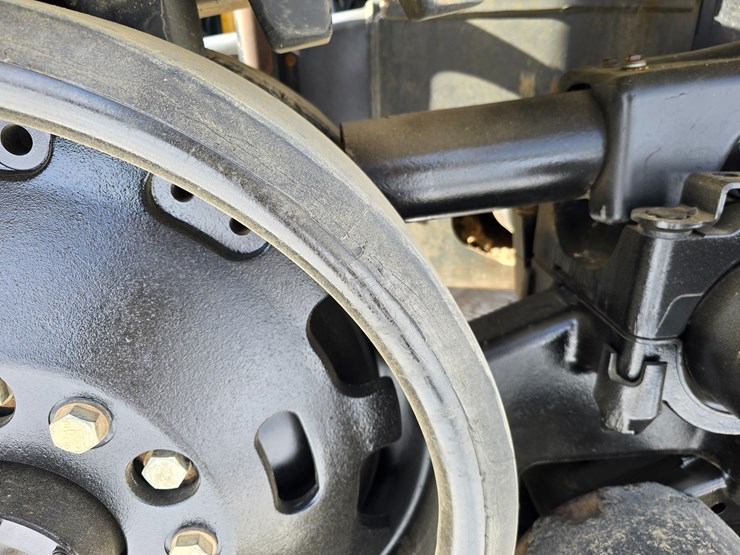 2003-challenger-mt855-image-33