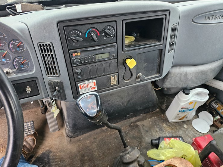 2002-international-durastar-4400-image-58