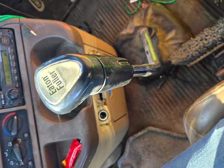 2012-freightliner-coronado-132-image-67