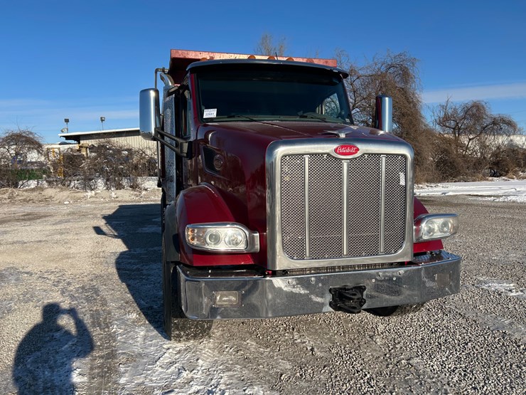2015-peterbilt-567-image-35