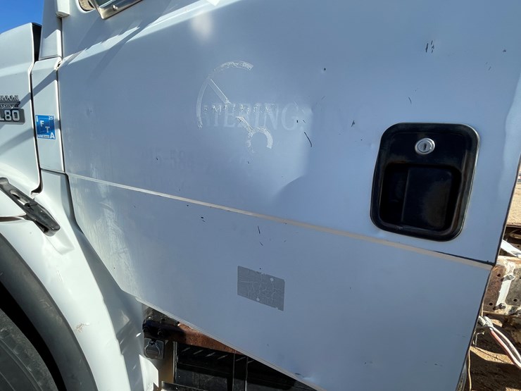 1996-freightliner-fl80-image-58