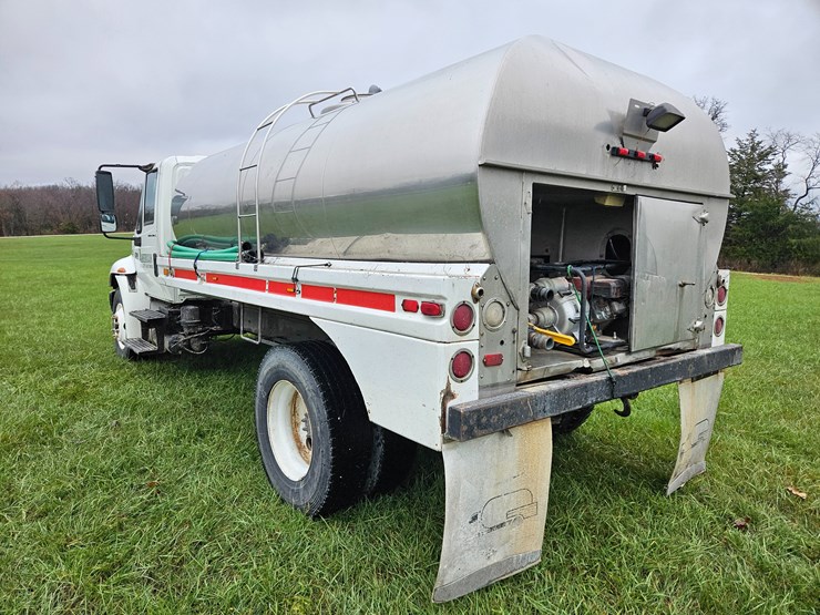 2002-international-durastar-4400-image-11