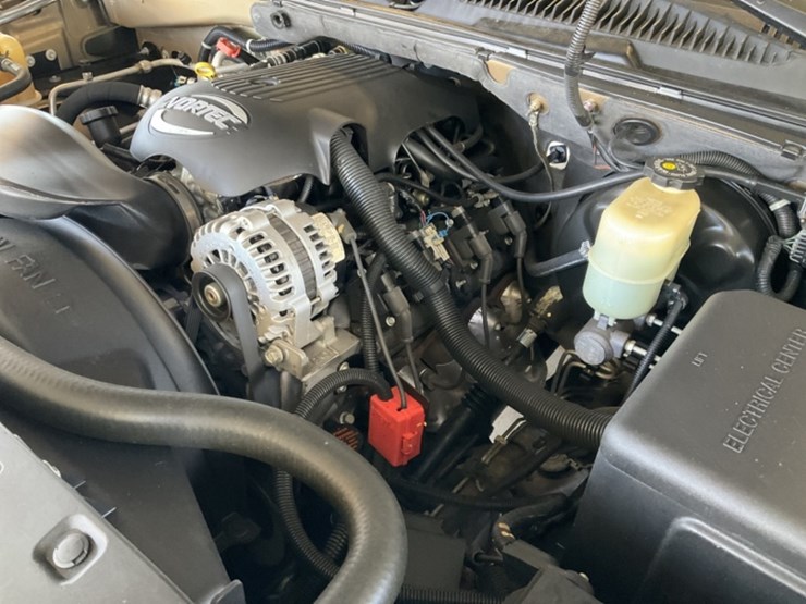 2001-chevrolet-suburban-image-11