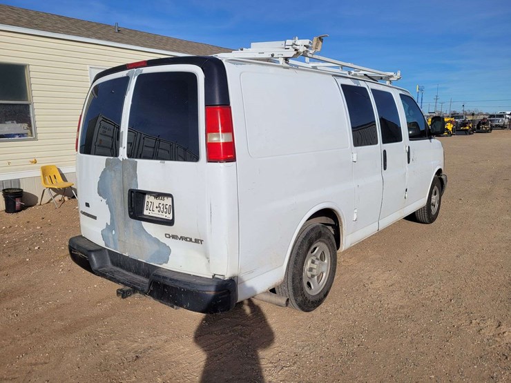 2005-chevrolet-express-1500-image-4