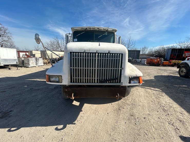 1994-international-9400-image-42