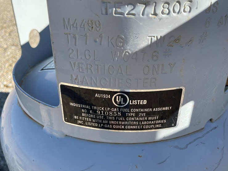 #3123-•-forklift-propane-tanks-image-23