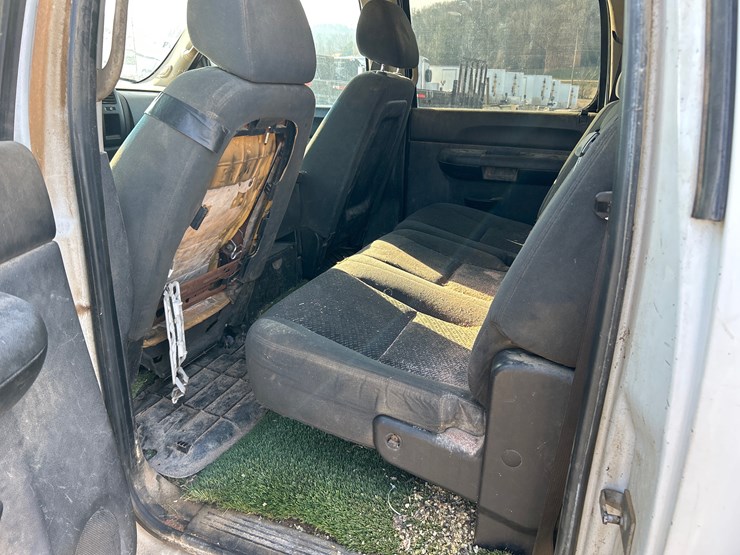 2008-chevrolet-3500-image-9