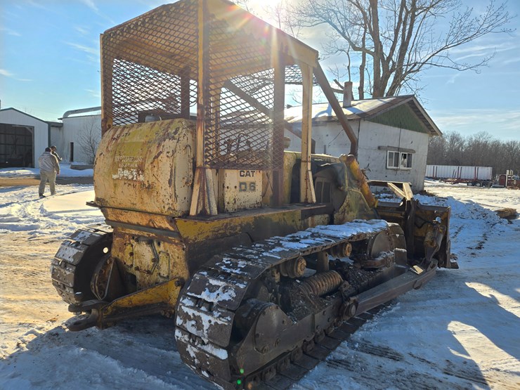 caterpillar-d6b-image-11