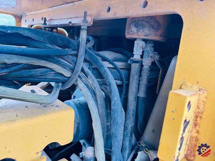 2003-volvo-g710b-image-93