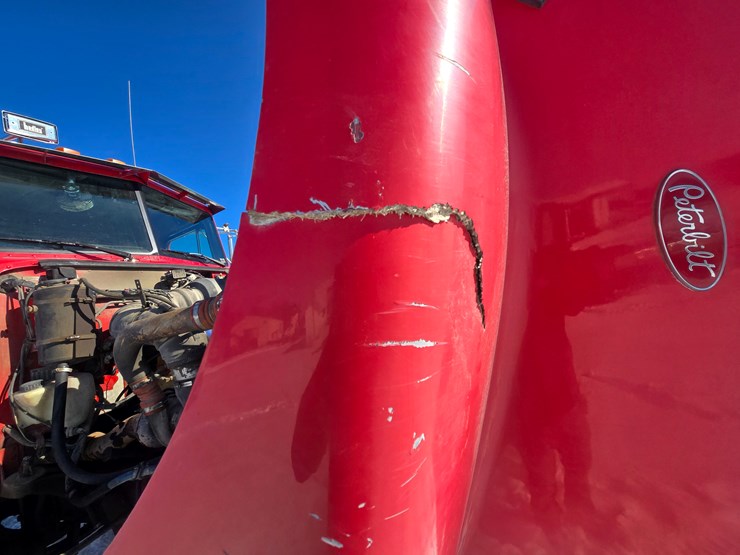 1996-peterbilt-385-image-99