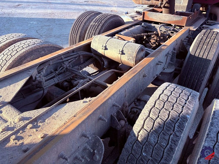 2018-freightliner-sd122-tri-axle-dump-truck-image-79