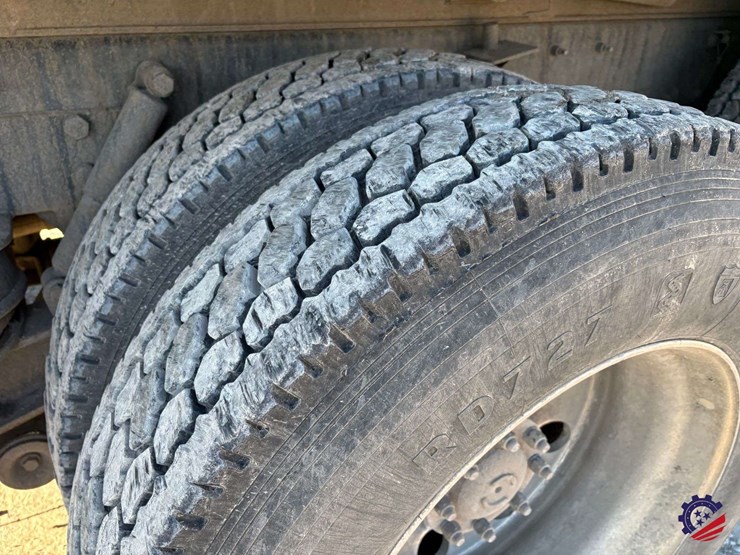 2020-kenworth-t880-image-25