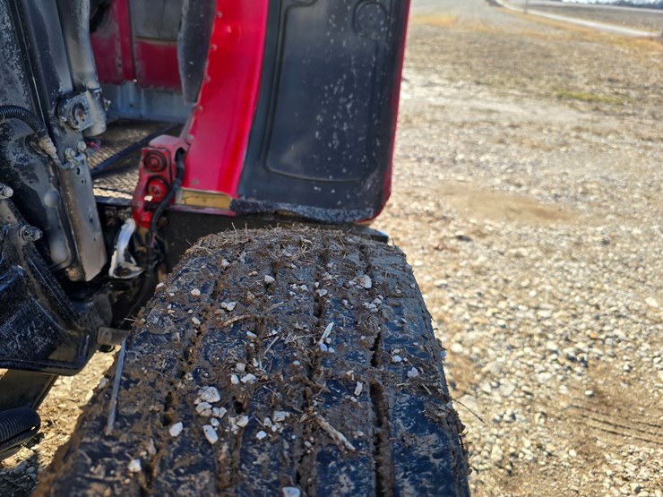 2008-peterbilt-388-image-35