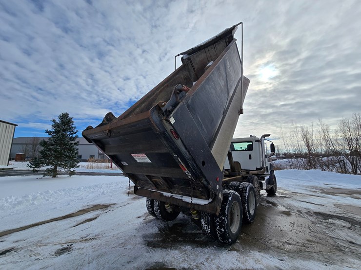 2012-caterpillar-660-image-40