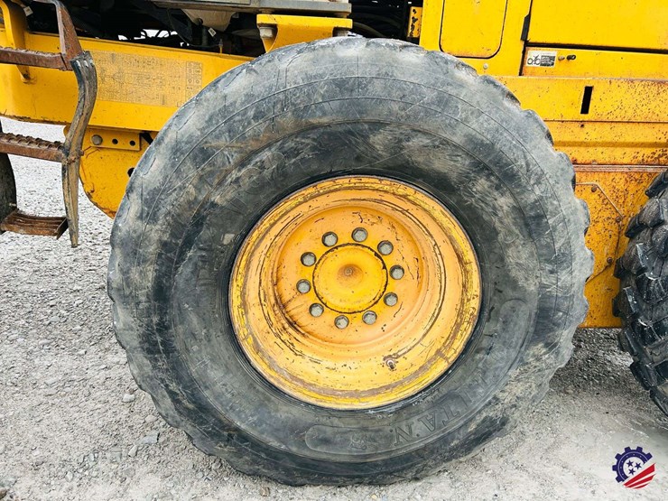 2003-volvo-g710b-image-17