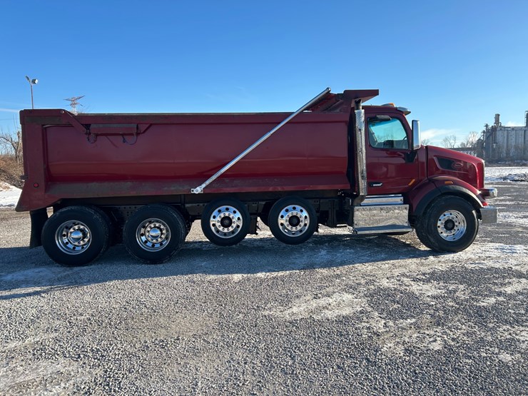 2015-peterbilt-567-image-26