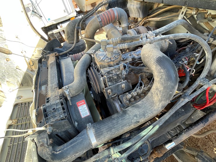 1996-freightliner-fl80-image-16