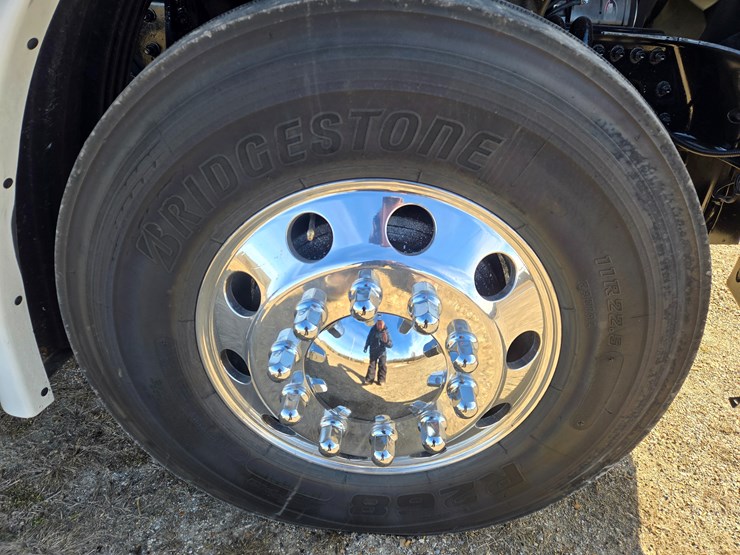 2012-freightliner-cascadia-113-image-92