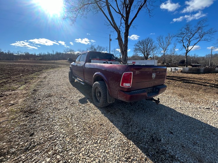 2018-dodge-3500-image-13