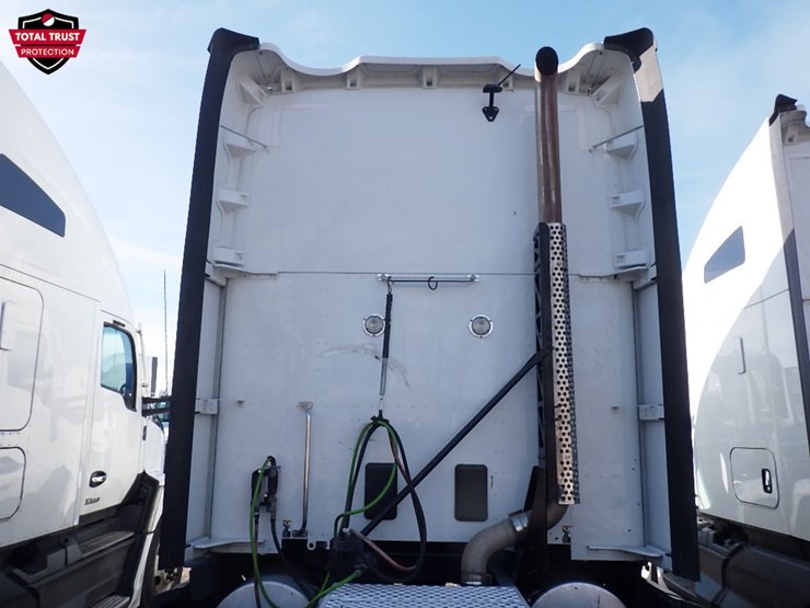 2023-kenworth-t680-image-13