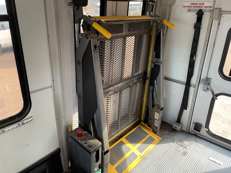 2009-ford-e350-image-20