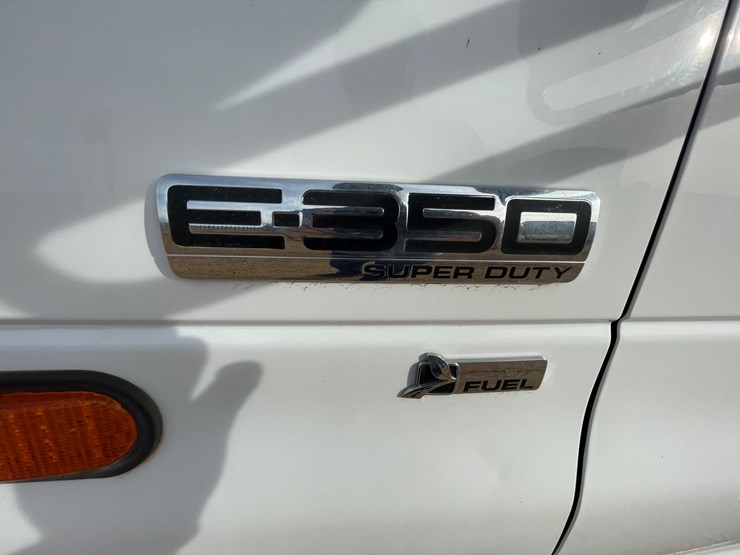 2009-ford-e350-image-30