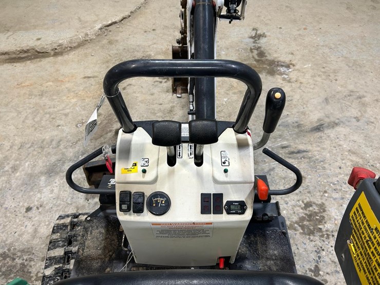 2022-bobcat-e10-image-18