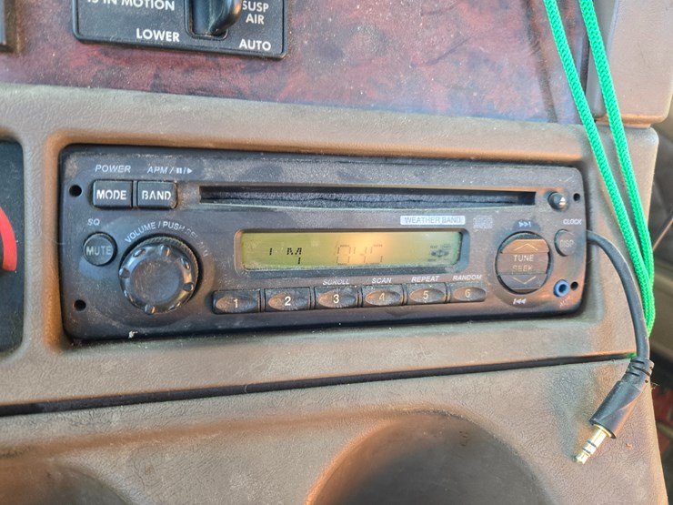 2012-freightliner-coronado-132-image-71