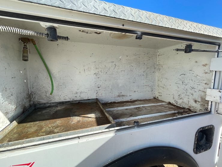 2013-ford-f450-image-32