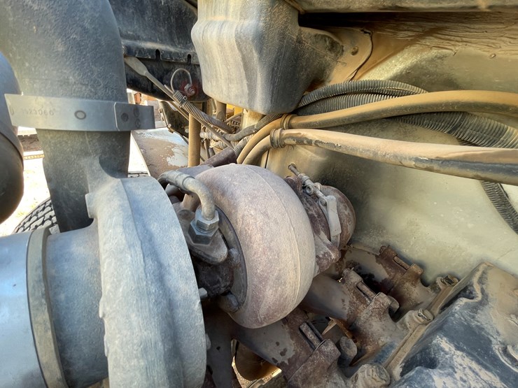 1996-freightliner-fl80-image-23