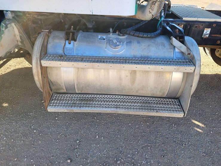 2007-peterbilt-386-image-12