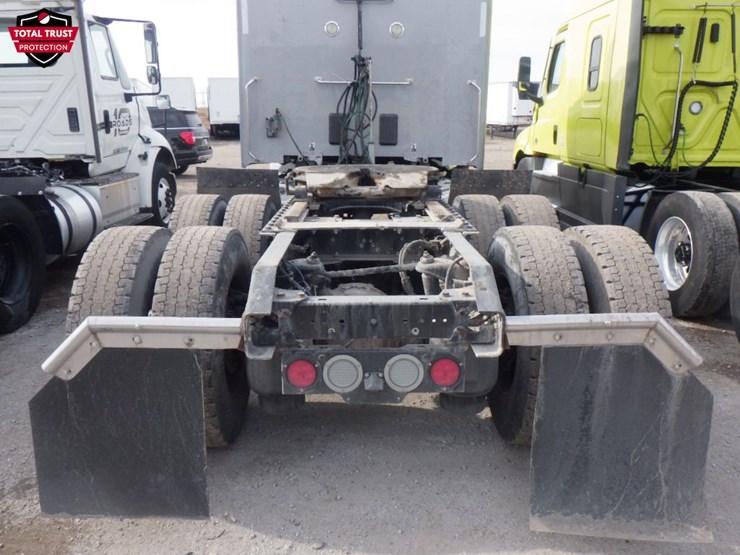 2019-kenworth-t880-image-10