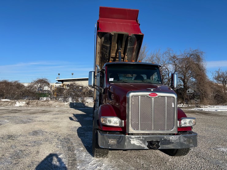 2015-peterbilt-567-image-67
