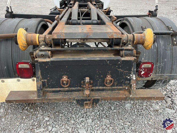 2004-ford-f650-image-32