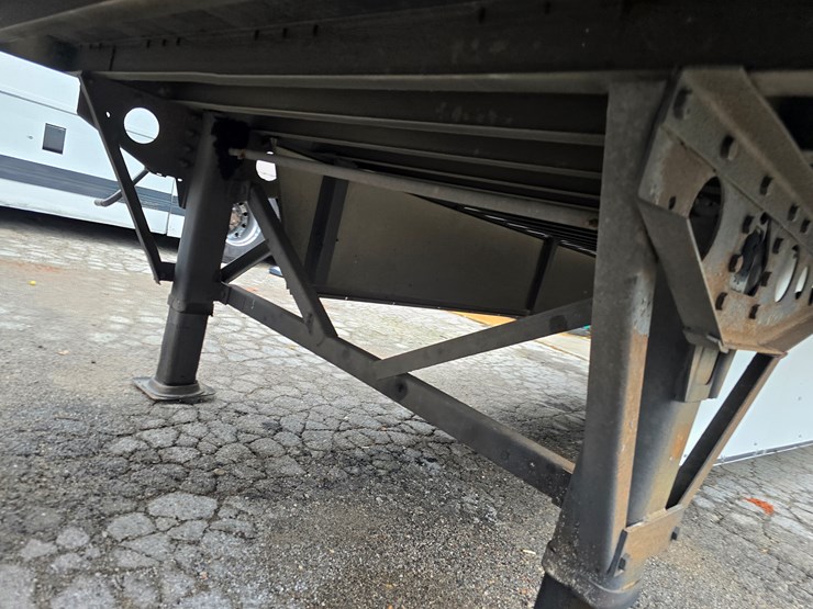 2012-wabash-national-duraplate-image-38