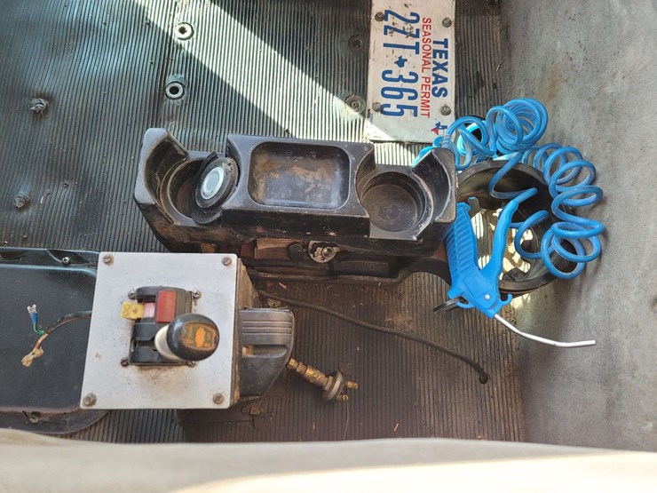 2007-peterbilt-386-image-16