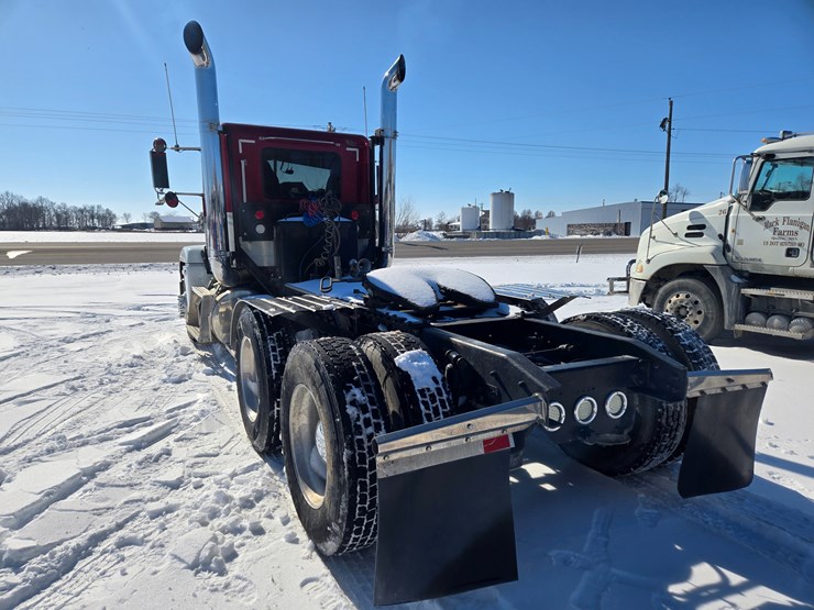 1995-freightliner-fld120-image-18
