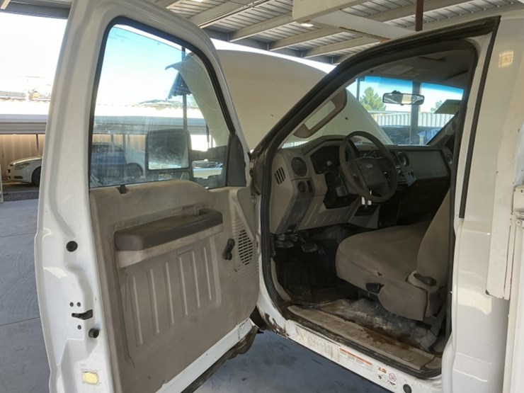 2009-ford-f550-image-21