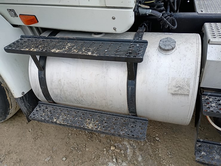 2011-international-transtar-8600-image-30