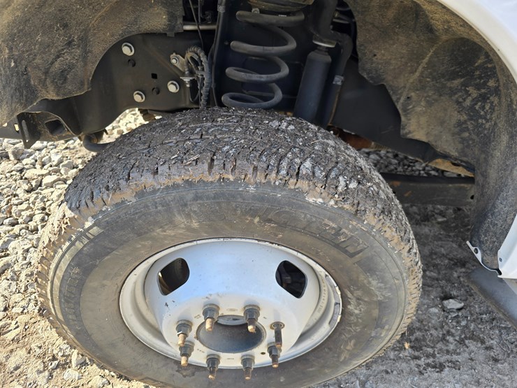 2019-ford-f350-image-21