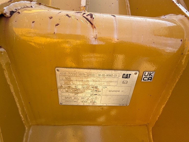 2023-caterpillar-953-image-48