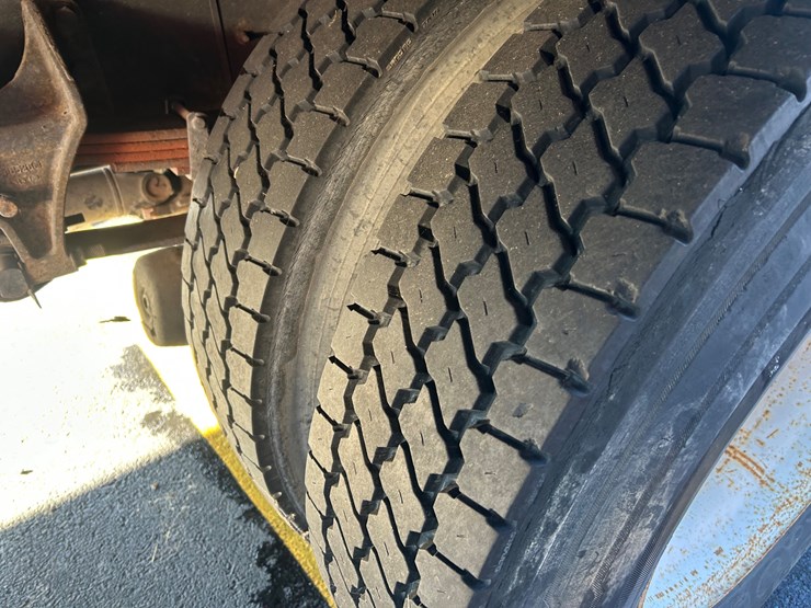 2013-international-durastar-4300-image-41